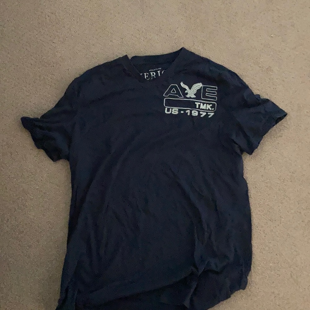 V neck athletic fit